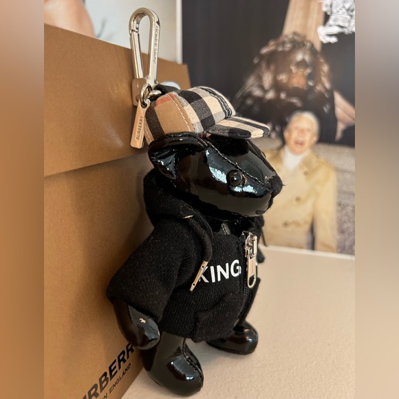 NWOT BURBERRY Thomas Bear “Kingdom” Bag Charm Keychain 100% Authentic - Picture 7 of 11